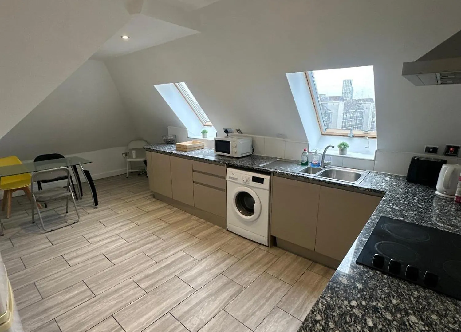 A Modern Luxury Penthouse Close To London Tower-Hil-Canary Wharf-Central London 0*,  United Kingdom