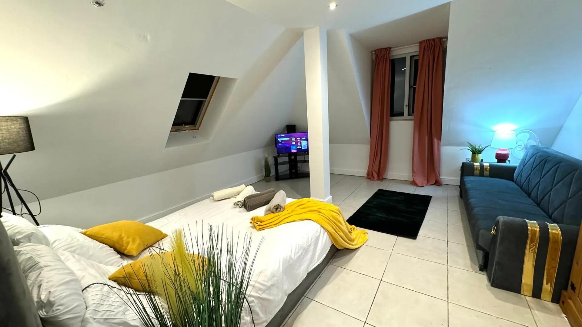 A Modern Luxury Penthouse Close To London Tower-Hil-Canary Wharf-Central London Guest house