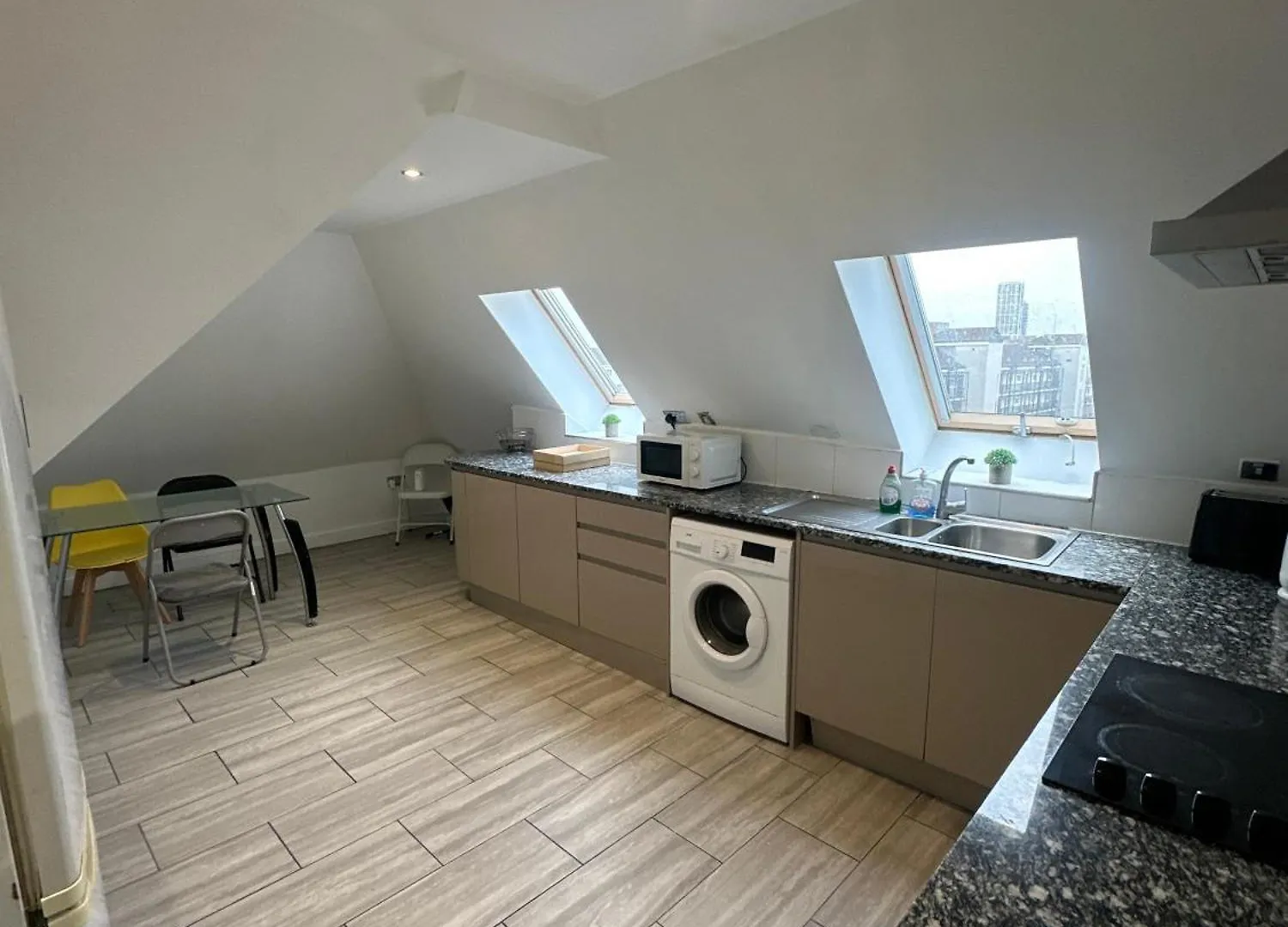 A Modern Luxury Penthouse Close To London Tower-Hil-Canary Wharf-Central Londyn