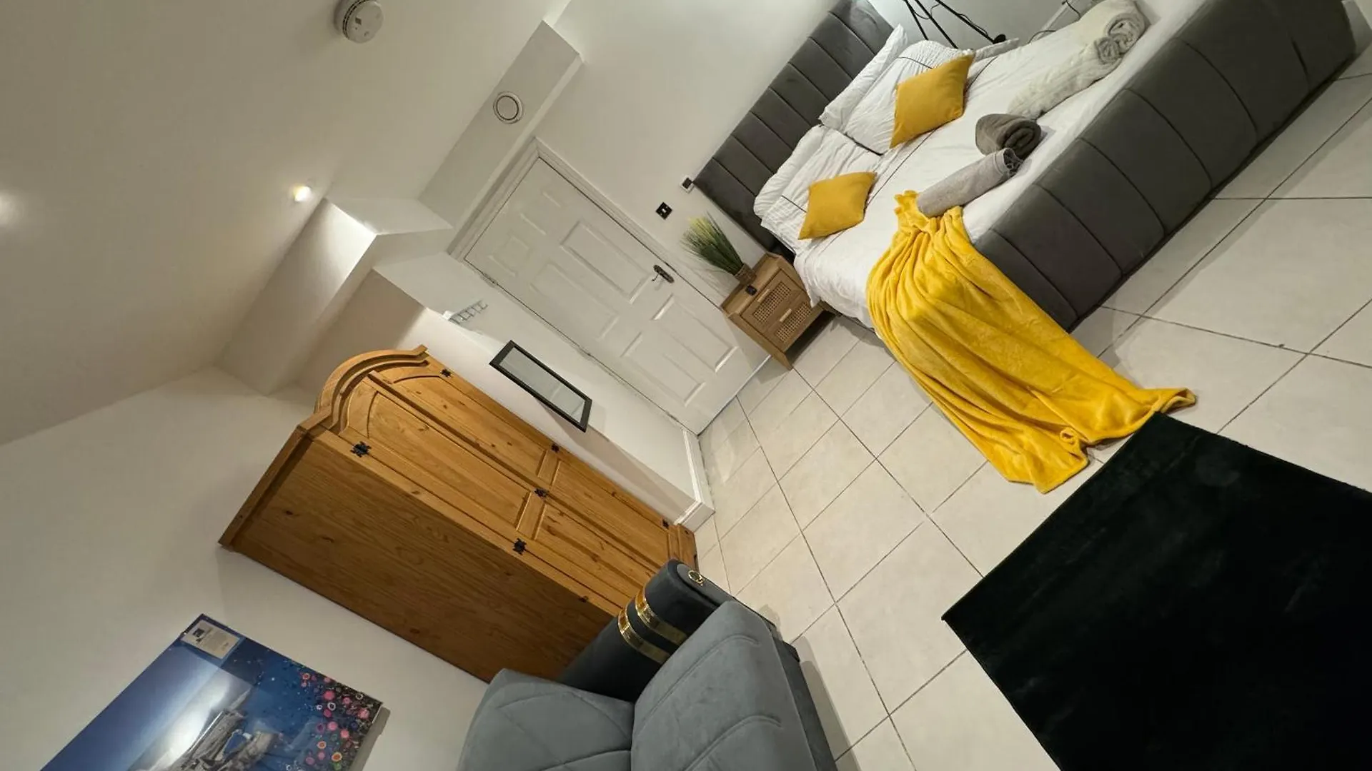 A Modern Luxury Penthouse Close To London Tower-Hil-Canary Wharf-Central Londyn
